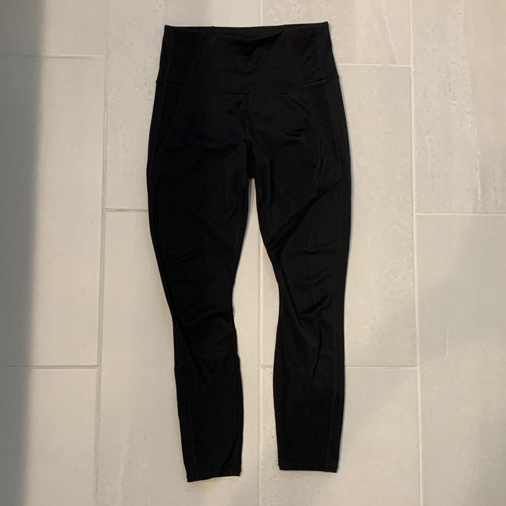 Athleta black leggings small dot open design size Small